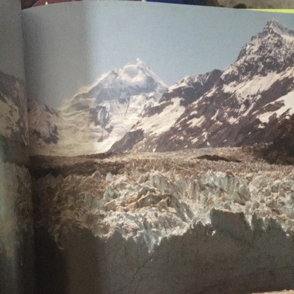 Coffee Table book of photography by Evelyn Lauder, Daughter of Estée Lauder. - Picture 3 of 7